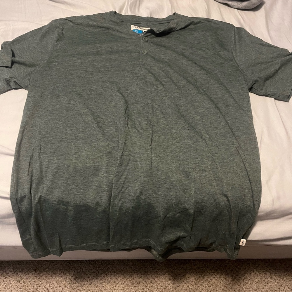 Magellan Men’s 2 button TShirt